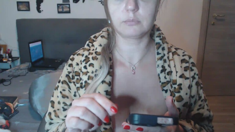 FoxMary's Streamate show and profile