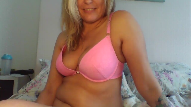 Kinkypixie41's Streamate show and profile