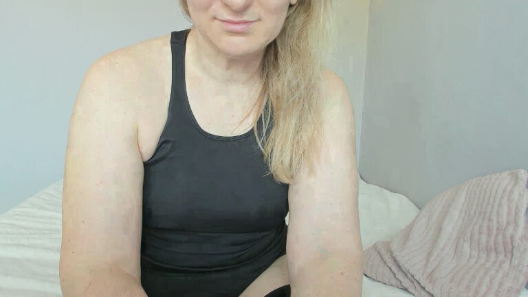 XxSweety_GirlxX's Streamate show and profile