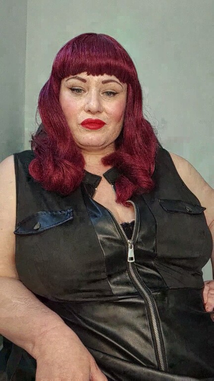 TheDevineMissDeviant's Streamate show and profile