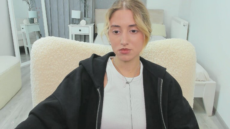 ChloeMatis's Streamate show and profile