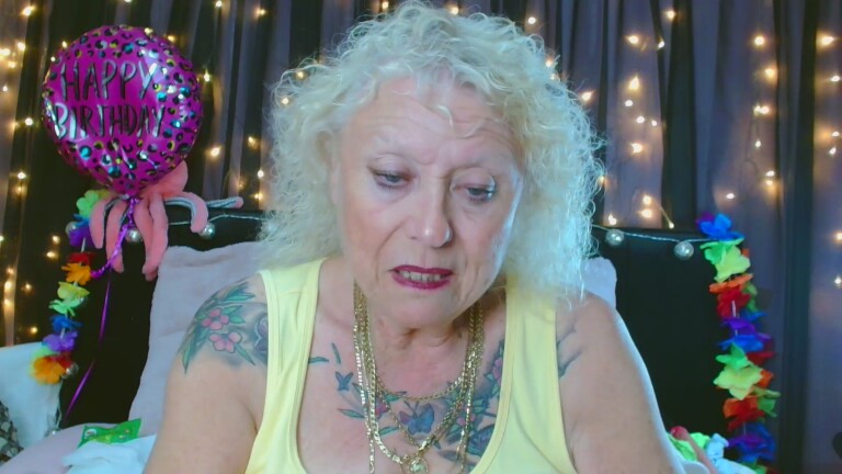 XoXMandyXoX's Streamate show and profile