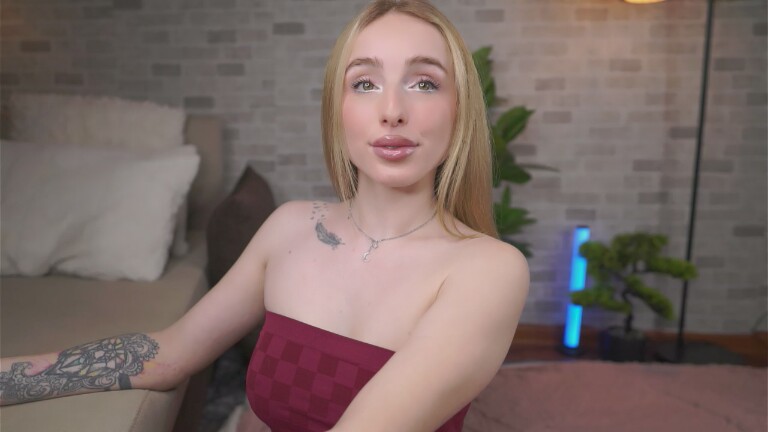 BabyyyLuna's Streamate show and profile