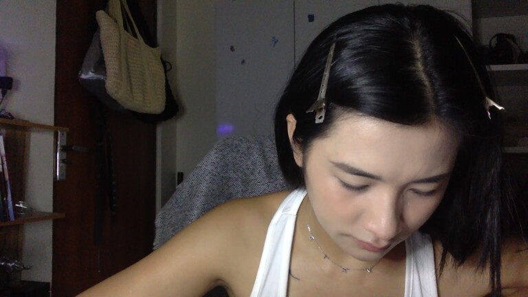 LyLy_94's Streamate show and profile