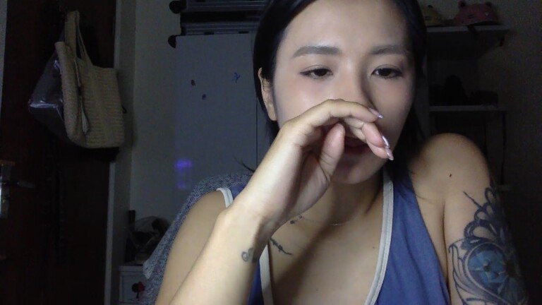 LyLy_94's Streamate show and profile
