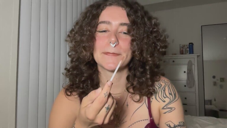 Velvette_Peach's Streamate show and profile