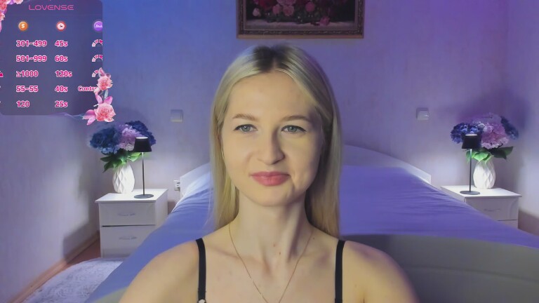 Julie_Blaze's Streamate show and profile